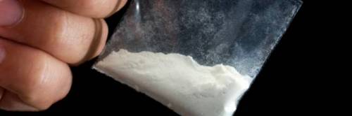 Roma, scoperti 4,5 kg di cocaina in pacco regalo: arrestato brasiliano