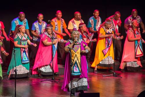 Il coro gospel di Soweto in concerto per Mandela