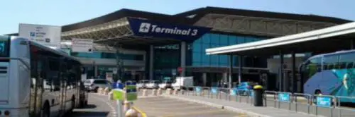 Fiumicino, inglese all'aeroporto con coltello e pugnale