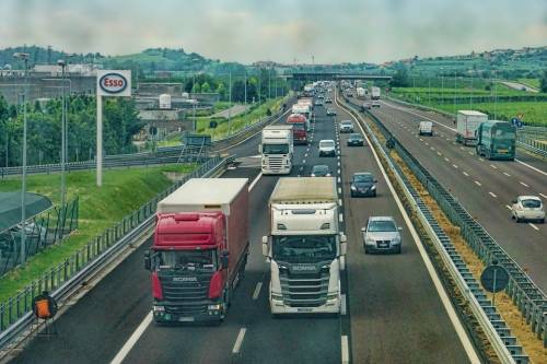 Ue, Stati dell'Est bloccano regole sugli autotrasporti. Fi: "Salvini ci difenda"