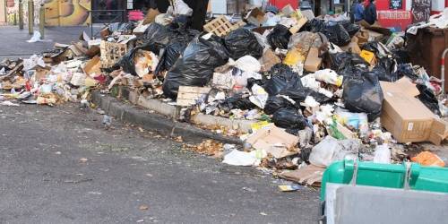Tassa sui rifiuti, è la Campania la regione d'Italia a pagare di più