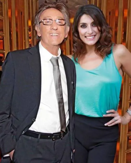 Morte Sandro Mayer, bufera su Elisa Isoardi: "È un fotomontaggio, sciacalla"