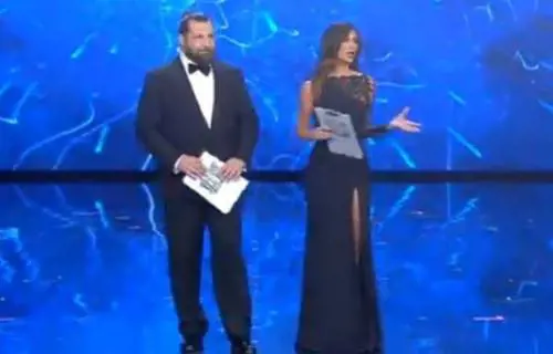 Tu si que vales, il concorrente gela Belen: "Le spade sono vere, è la testa che non c'è"