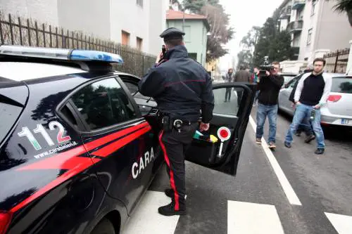 Sei assalti in un'ora: è caccia alla banda dei rapinatori stranieri