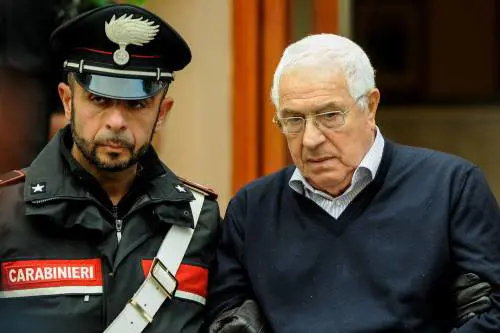 Blitz in una palazzina romana, ritrovate droga e armi