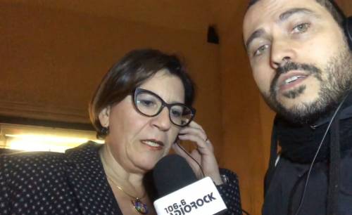 Trenta, ministra canterina: karaoke per la pace sulle note di Morandi