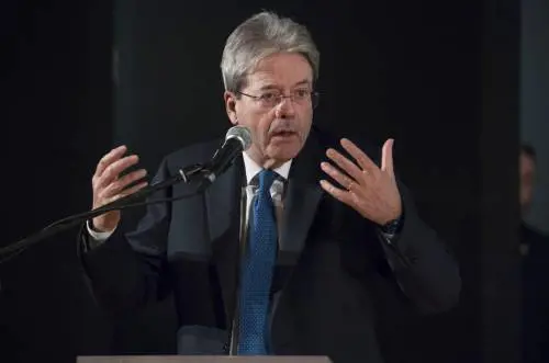 Gentiloni: "Sul fondo salva-stati la polemica danneggia i mercati"