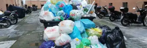 A Roma è ancora emergenza rifiuti