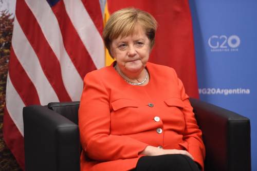 "Violenze da richiedenti asilo" Merkel di nuovo sotto accusa