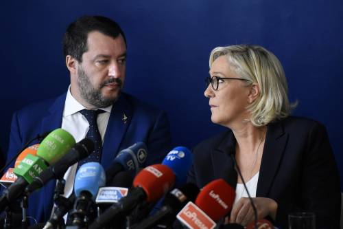 Salvini: "O salviamo l'Ue o i nostri figli vivranno in uno stato islamico"