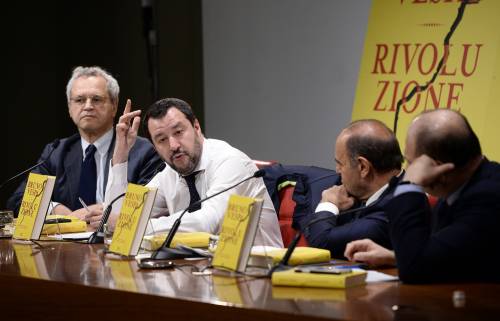 "Non hai paura di fare la fine del tuo omonimo?". A Mentana Salvini risponde così