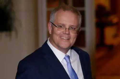 Australia, giornalista "espulsa" dal parlamento: "Abito troppo corto"