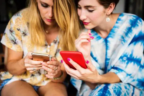 Smartphone: 7 volte più batteri rispetto al WC