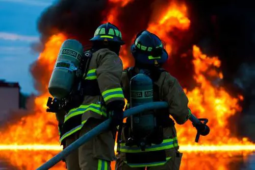 Incendio in un appartamento a Fiorenzuola, gravi la madre e i due figli