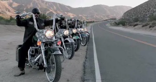 "Mayans M.C.", una serie tutta di "latinos" nell'America del muro di Trump