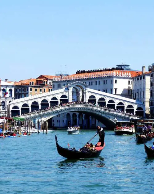 Il marito morì in incidente sul Canal Grande: vedova ​deve pagare 229mila euro