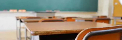 Maglie, cade una finestra a scuola. Feriti tre studenti