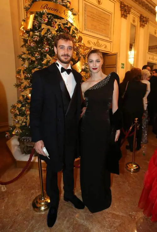 Torna il lusso chic. E domina il nero