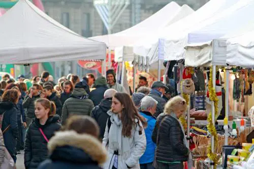Gli Oh bej Oh bej irriconoscibili. Così hanno perso la loro anima