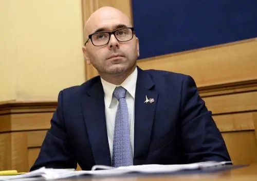 Fango de L'Espresso sulla Lega. Il Carroccio: "Falsità"