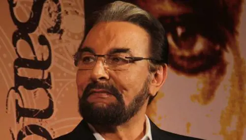 L’isola dei Famosi: l’ex Sandokan da naufrago a inviato?