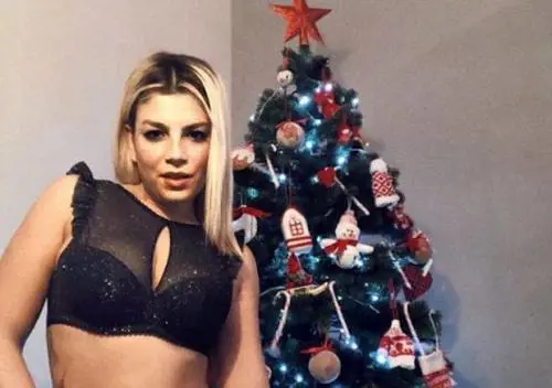 Emma in reggiseno manda il web in tilt