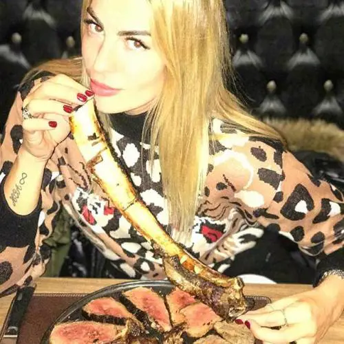 Veronica Angeloni sexy su Instagram: le foto della bella pallavolista 