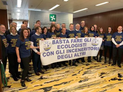 Stop ai rifiuti di altre regioni Scintille fra Lega e 5 Stelle