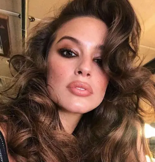 La super modella plus size Ashley Graham lancia una sua linea di lingerie