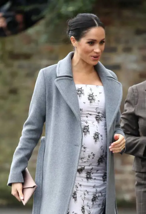 Meghan Markle in abito premaman: foto