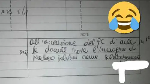 Sul pc ha la fotografia di Salvini. E la prof gli mette una nota