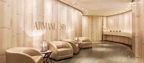 Furti negli armadietti della spa super lusso E ora è caccia al ladro