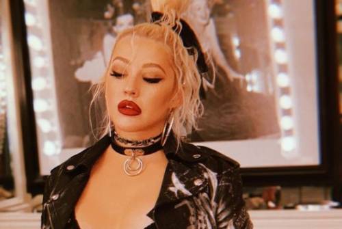 Christina Aguilera omaggia Madonna: look anni ’80 su Instagram 