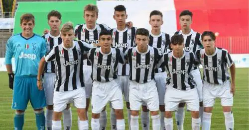 Cori anti Napoli, squalificati 25 giocatori della Juventus Under 15