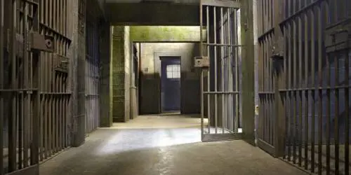 Lucca, carcere per peruviano: rapine e violenze pur con obbligo firma