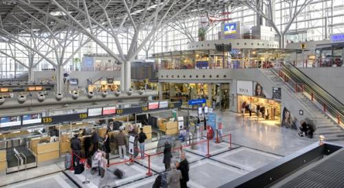 Germania, allarme terrorismo negli aeroporti: violato sistema di sicurezza