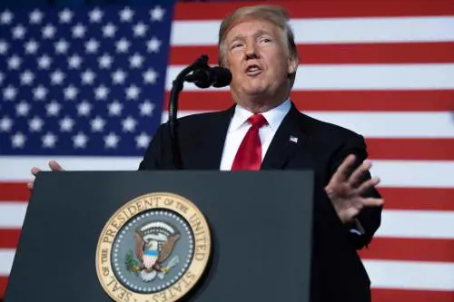 Ora Trump minaccia i dem: "Senza il muro, chiuderò confine anti migranti"