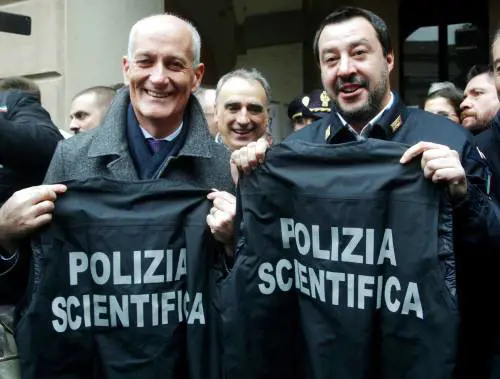 La Scientifica apre il suo "Csi" per la mappa italiana del Dna