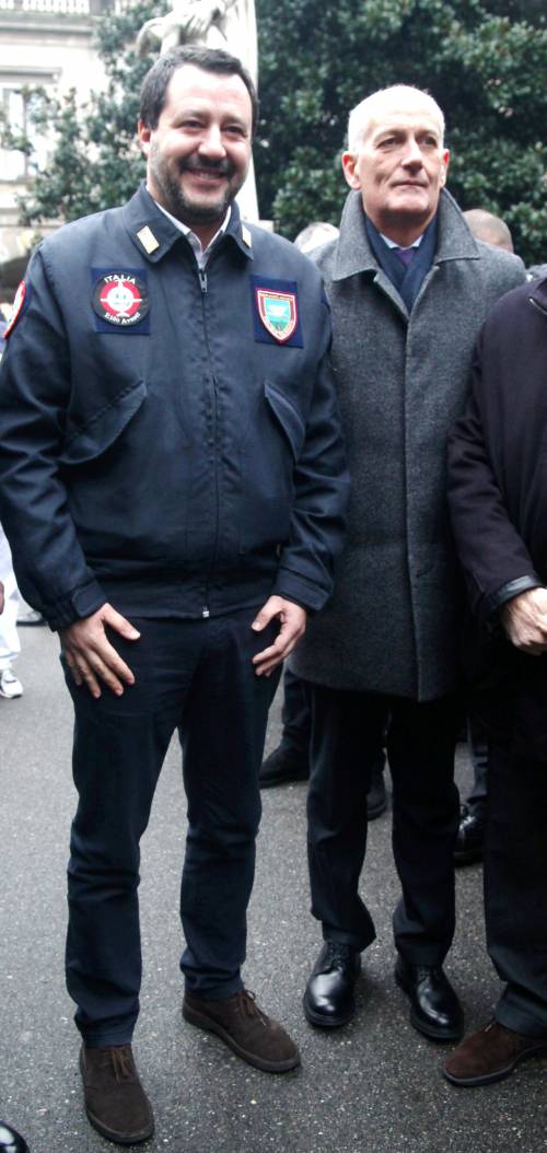 Gabrielli difende Salvini: "Divisa? Gesto d'attenzione verso polizia"