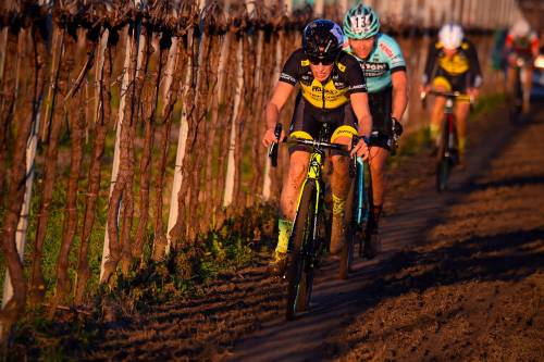 Ciclocross, fatica antica, sulle rive dell'Idroscalo si pedala per il Tricolore
