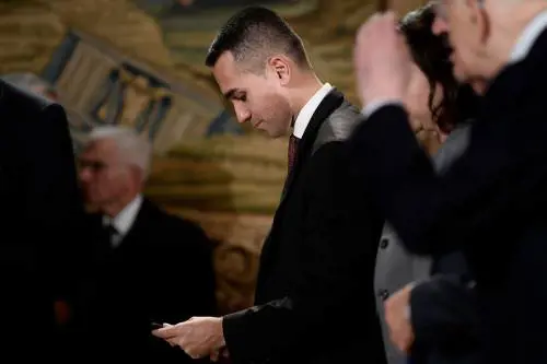 Le purghe scuotono il M5S. ​E il governo rischia al Senato