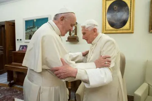 Papa Benedetto parlerà ancora. Ecco la strategia di Ratzinger
