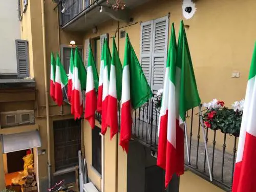 Fratelli d'Italia inaugura la sua sede in corso Buenos Aires