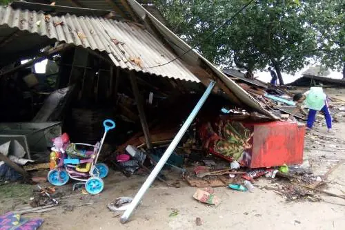 Terremoto in Indonesia: revocato l'allarme tsunami