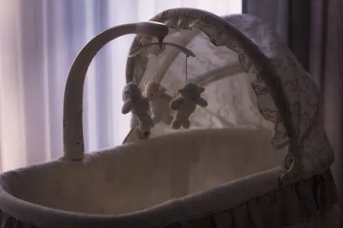 Febbre, tosse e catarro. Bambino di un anno muore nella notte