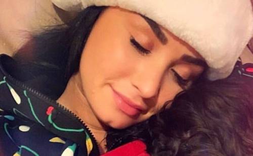 Demi Lovato: Natale in famiglia per la pop star dopo il ricovero