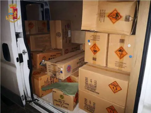 Taranto, maxi-sequestro di “botti di capodanno”: quasi una tonnellata 