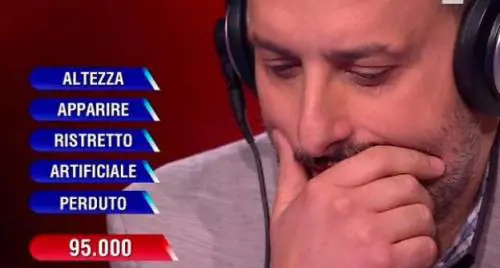 Imbarazzo a L'Eredità, il campione non sa la risposta e urla in studio