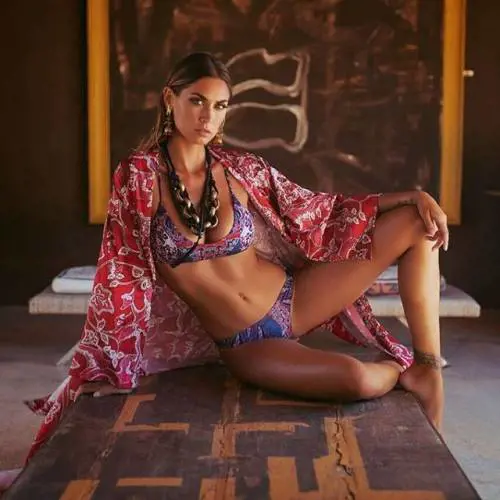 "Siete degli idioti". Furia di Melissa Satta contro i follower