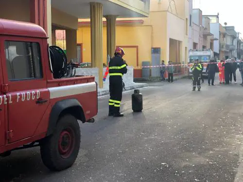 Lecce, espode bombola: morta una donna